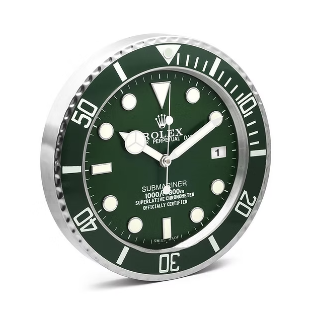 Rolex Side view showing 34cm diameter and polished bezel