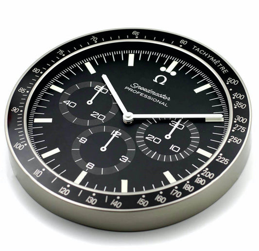 Close-up of BWATCHE Moonwatch inspired dial with luminous markers and logo